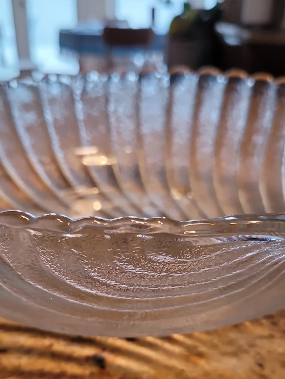 VTG Anchor Hooking Clear Glass Clam Shell Deep Round 11